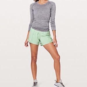 Lulu lemon hotty hot short II 4in size 10